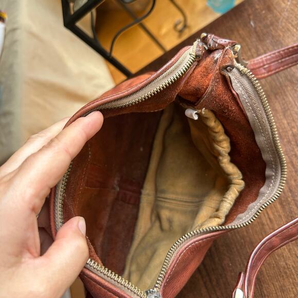 Vintage 70’s Carried Away Caramel Brown Leather hand shoulder bag - Picture 12 of 16